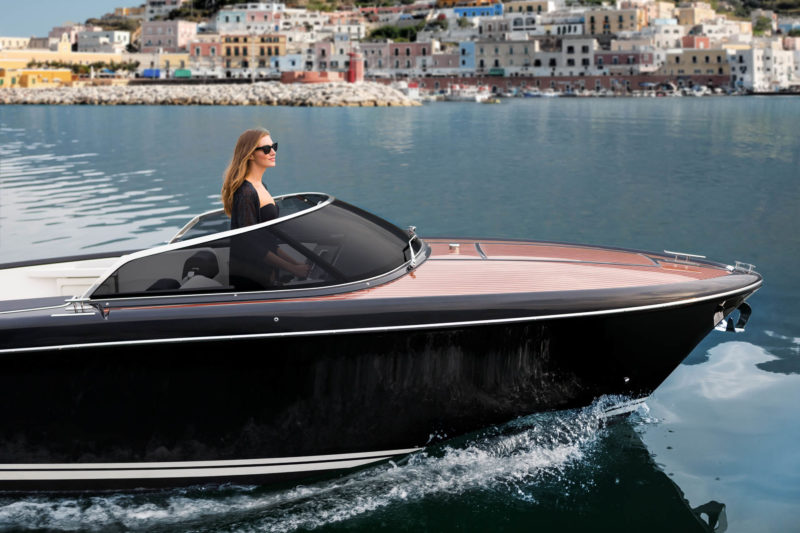 Riva Iseo 2017
Ph: Guido Cantini  / SeaSee.com Riva Iseo 2017
Ph: Guido Cantini  / SeaSee.com