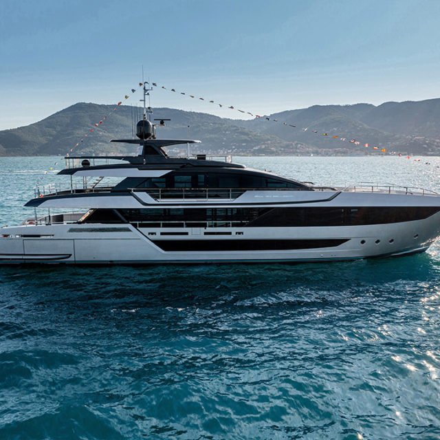 riva yacht 54 metri